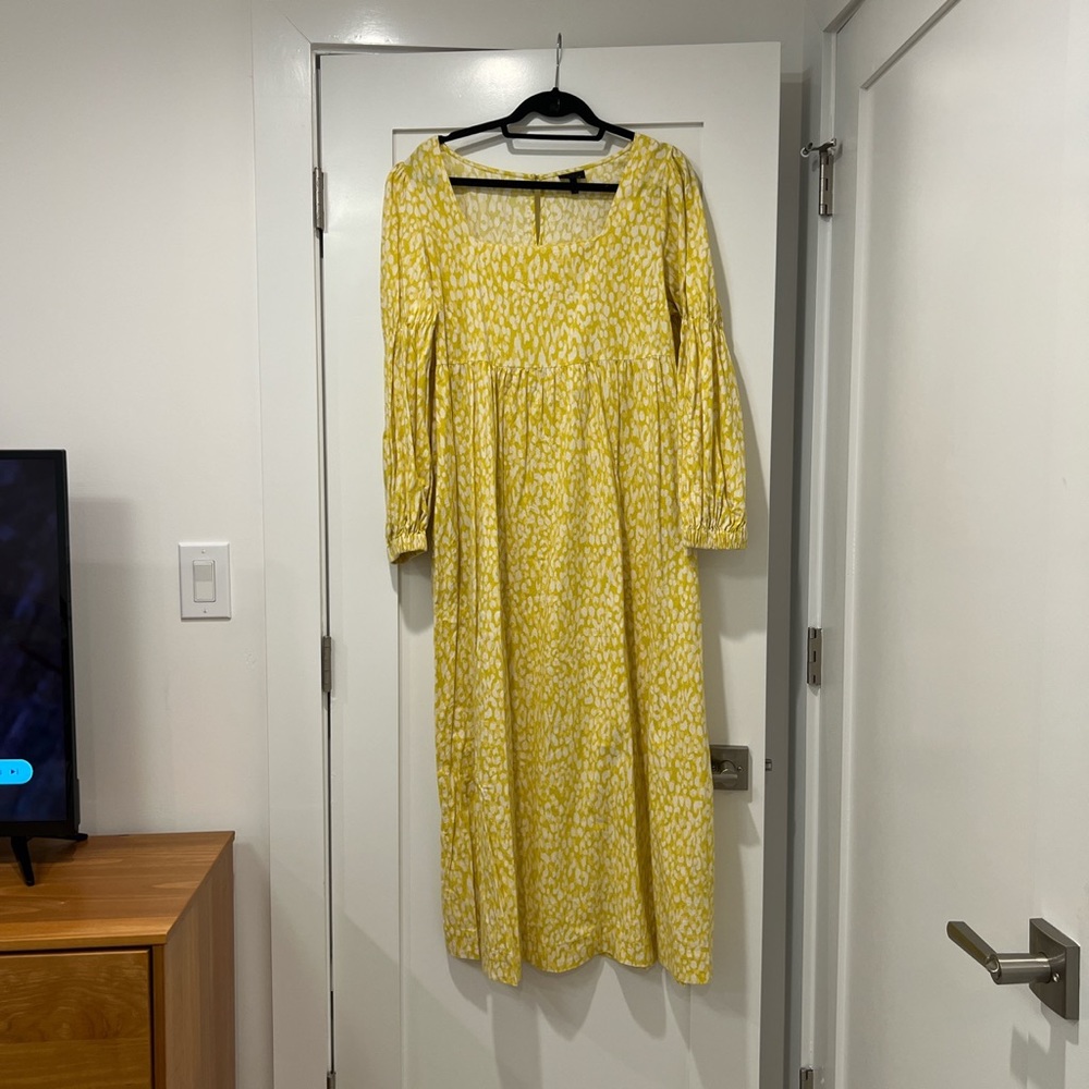 Yellow dress